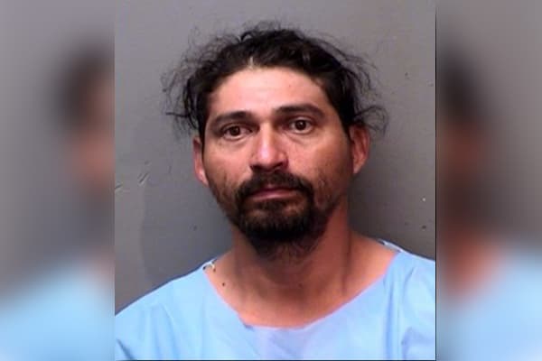 Arrestan a un hombre en Texas acusado de raptar a una niña de 6 años de su casa y abusar de ella