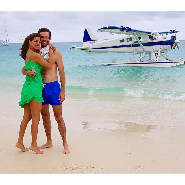 Ahora está comprometido con Bárbara Coppel, ex novia de Montserrat Oliver. La feliz pareja ya espera un bebé.