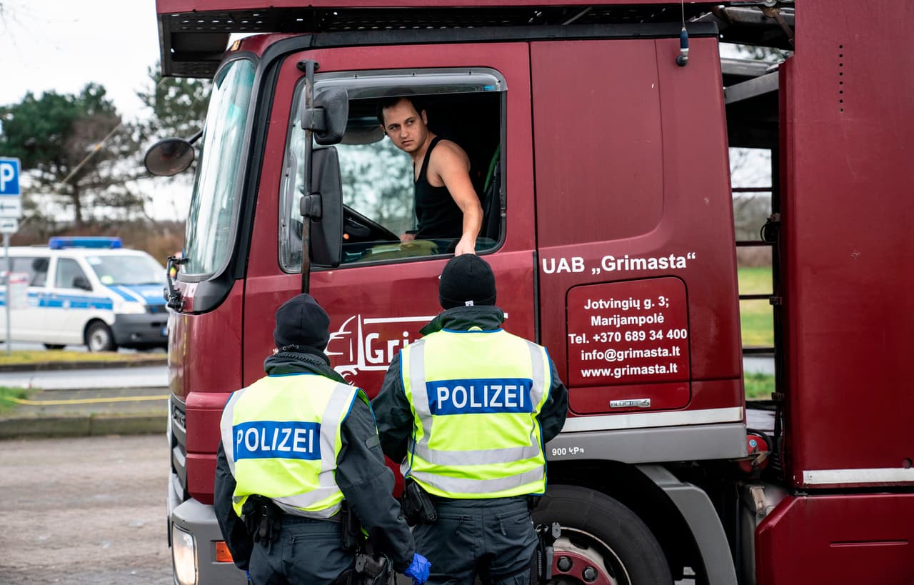 <b>Dinamarca.</b> Cerró sus fronteras a la mayoría de los viajeros extranjeros hasta el 14 de abril. "Todos los extranjeros que no puedan demostrar una razón indispensable para ingresar a Dinamarca se les negará la entrada en la frontera danesa", dijo Mette Frederiksen, la primera ministra.