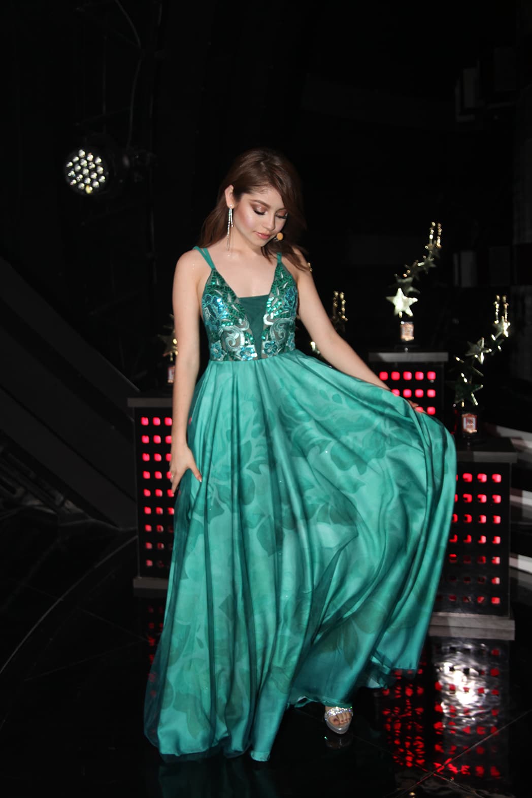 En cuanto al maquillaje y peinado, Karol hizo hincapié en señalar que la intención fue lucir natural.