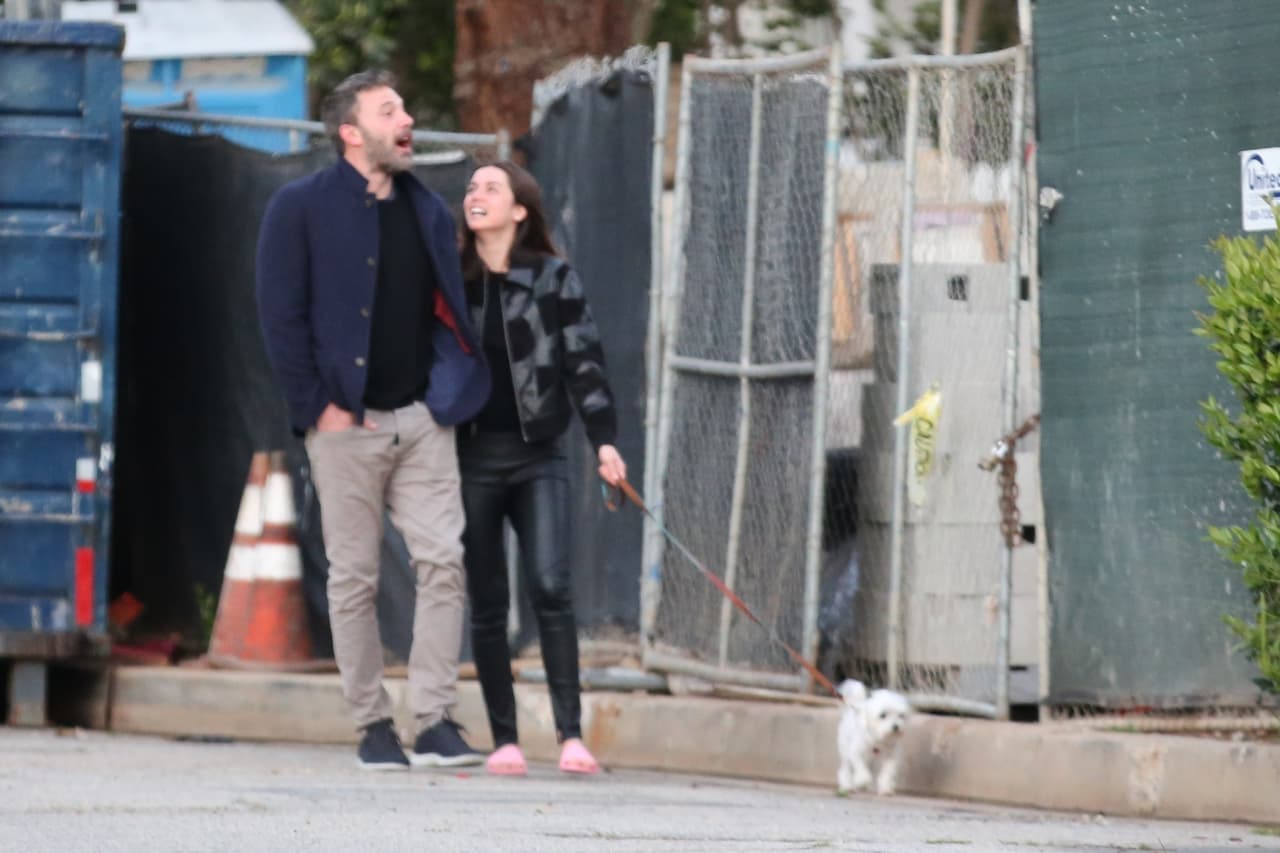 "Del otro lado, 
<b>no estoy interesada</b>", dijo, "a algunas personas les resulta mejor hacer las paces con eso". 
<br>