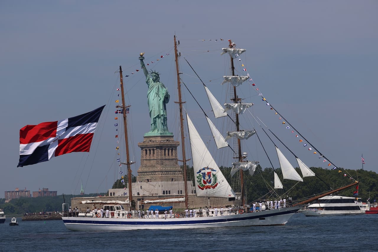 El Buque Escuela BE-01 Almirante Juan Bautista Cambiaso de la Armada de la República Dominicana.