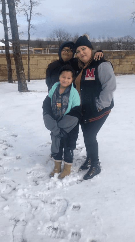 Residentes compartieron fotografías de sus familias mientras compartían durante el periodo de nieve.