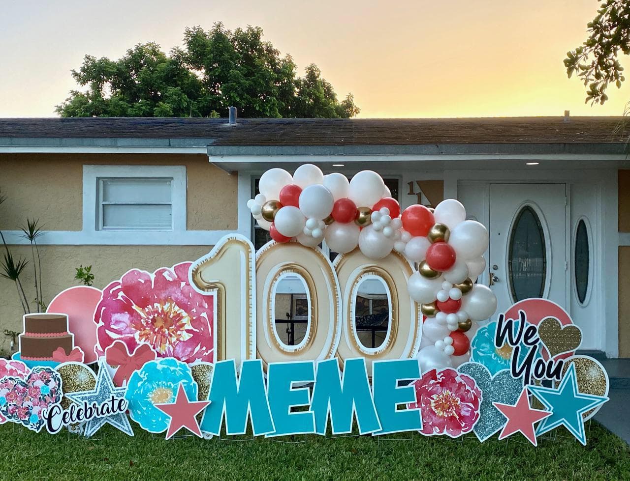 Así lució la fachada de la tierna abuelita que es fiel admiradora del show.