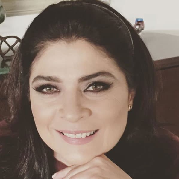 El pasado viernes, 31 de mayo, 
<b><a href="https://www.univision.com/famosos/en-fotos-victoria-ruffo-omar-fierro-y-sofia-garza-inician-las-grabaciones-de-cita-a-ciegas-fotos">la actriz mexicana Victoria Ruffo</a></b> celebró su cumpleaños 57.