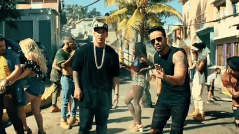 ‘Despacito’ fue una colaboración que hizo con Luis Fonsi. ¡Dos galanes en un solo video!