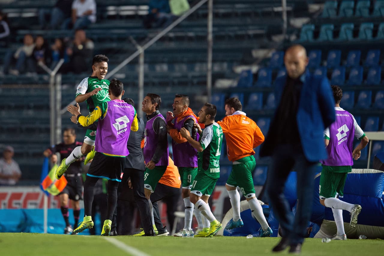 La primera cruzazuleada en la era de 'Paco' Jémez llegó cuando Alebrijes de Oaxaca venció al conjunto azul en la Copa MX de último minuto.
