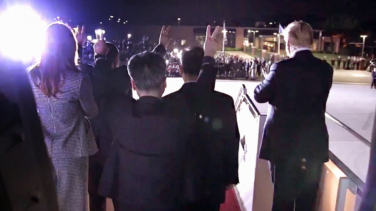 Los recién liberados regresaron de Corea del Norte con el nuevo Secretario de Estado, Mike Pompeo. Este se reunió con el líder norcoreano Kim Jong Un para afinar los detalles del encuentro que tendrá con Donald Trump, a celebrarse en pocas semanas.