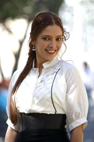 Según el periodista Gustavo Adolfo Infante, Adela Noriega vive en la Ciudad de México: “Tiene una compañía de bienes raíces y tiene terrenos, departamentos y casas”, contó Gustavo Adolfo.