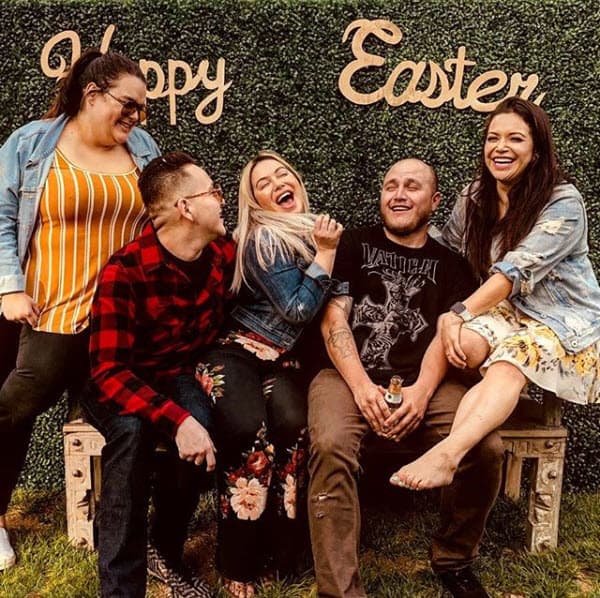 No ha revelado el detonante que lo llevó a hacer esa publicación para defender a sus hermanos.