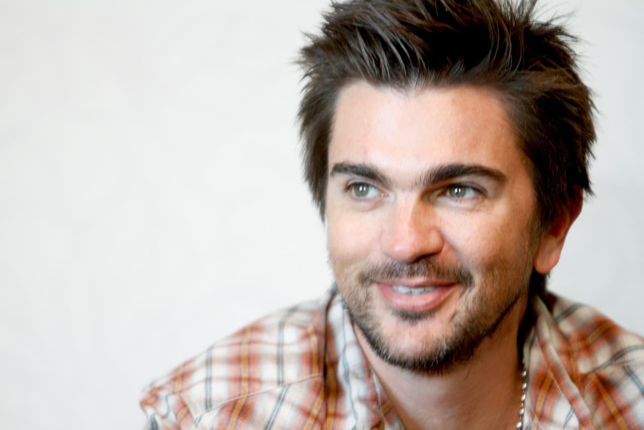 Cuando Juanes se lanzó como solista, muchos pensaban que era el nombre de un grupo… pero en realidad es sólo la abreviatura de sus dos nombres. ¿Cuáles son?