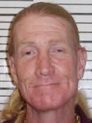 Robert Edward Sessions, de 48 años, fue arrestado por la venta de sustancias ilegales.