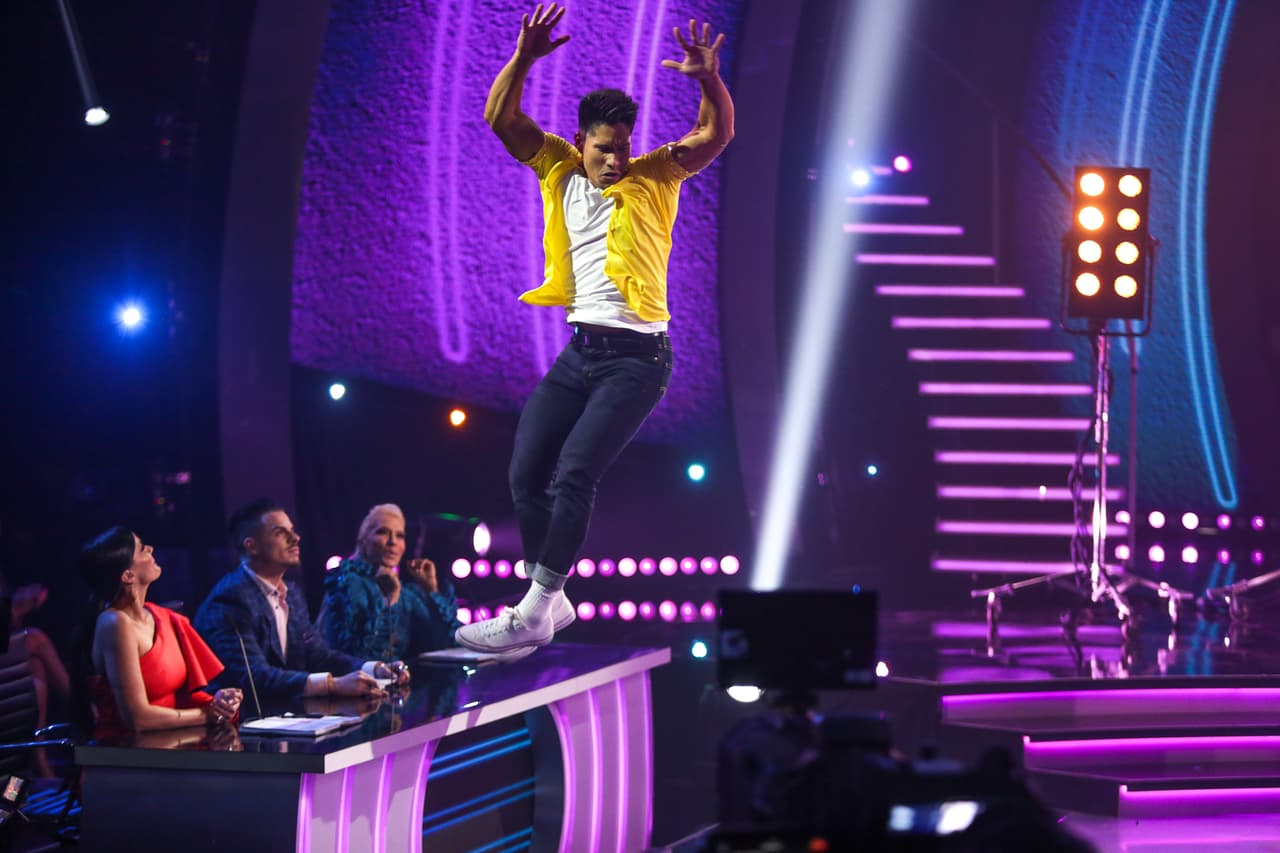 Chyno llegó al escenario al ritmo de lindy hop, listo para sorprender. Sin embargo, los jueces esperaban más de él. A Dayanara su baile le pareció "bueno" y Casper le dijo que "estuvo bien".