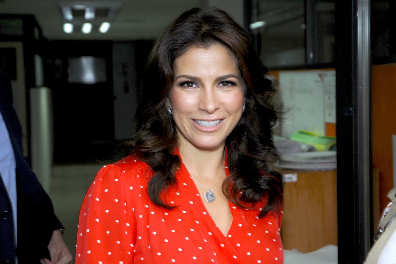 Por su parte, Alessandra expresó: "Tú eras de las muy poquitas personas que sabían que estábamos enamorados, entonces cuando te vi tal como lo describes, nos abrazamos super fuerte, me acuerdo perfecto que nos quedamos enganchadas en ese abrazo y yo nada más te decía ‘No lo puedo creer, que gusto conocerte’”. 
<br>