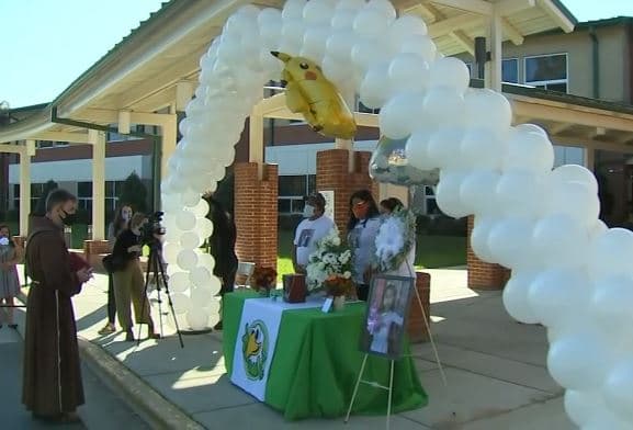 Rinden homenaje en escuela de Durham a niña hispana que murió de coronavirus