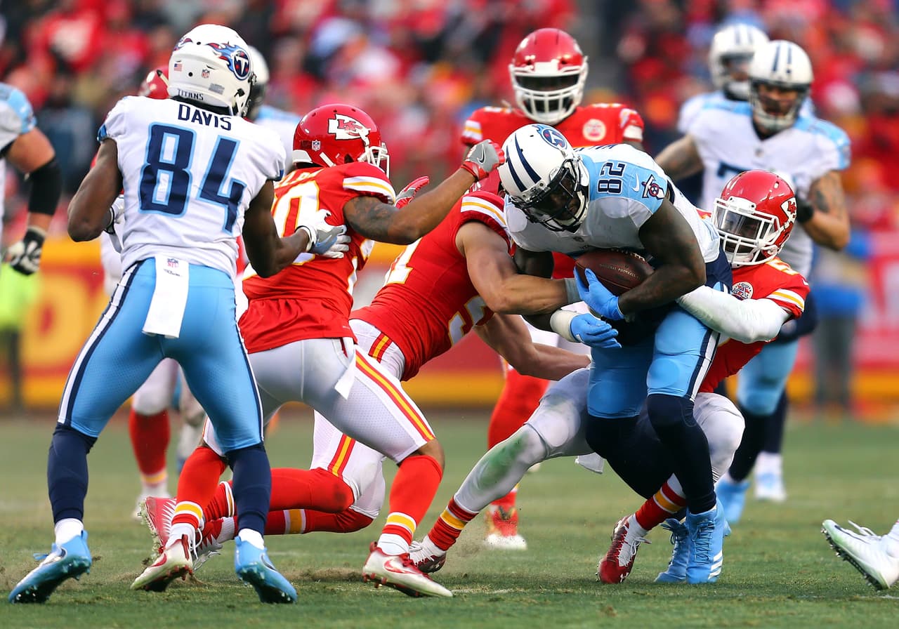 Delaine Walker sumó 74 yardas tras recibir 6 envíos de Mariota aunque no pudo ver las diagonales.