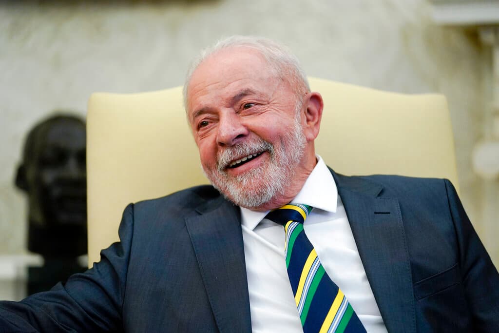 Lula califica a Bolsonaro de “imitador fiel” de Trump en su primera visita a EEUU tras ganar las elecciones en Brasil