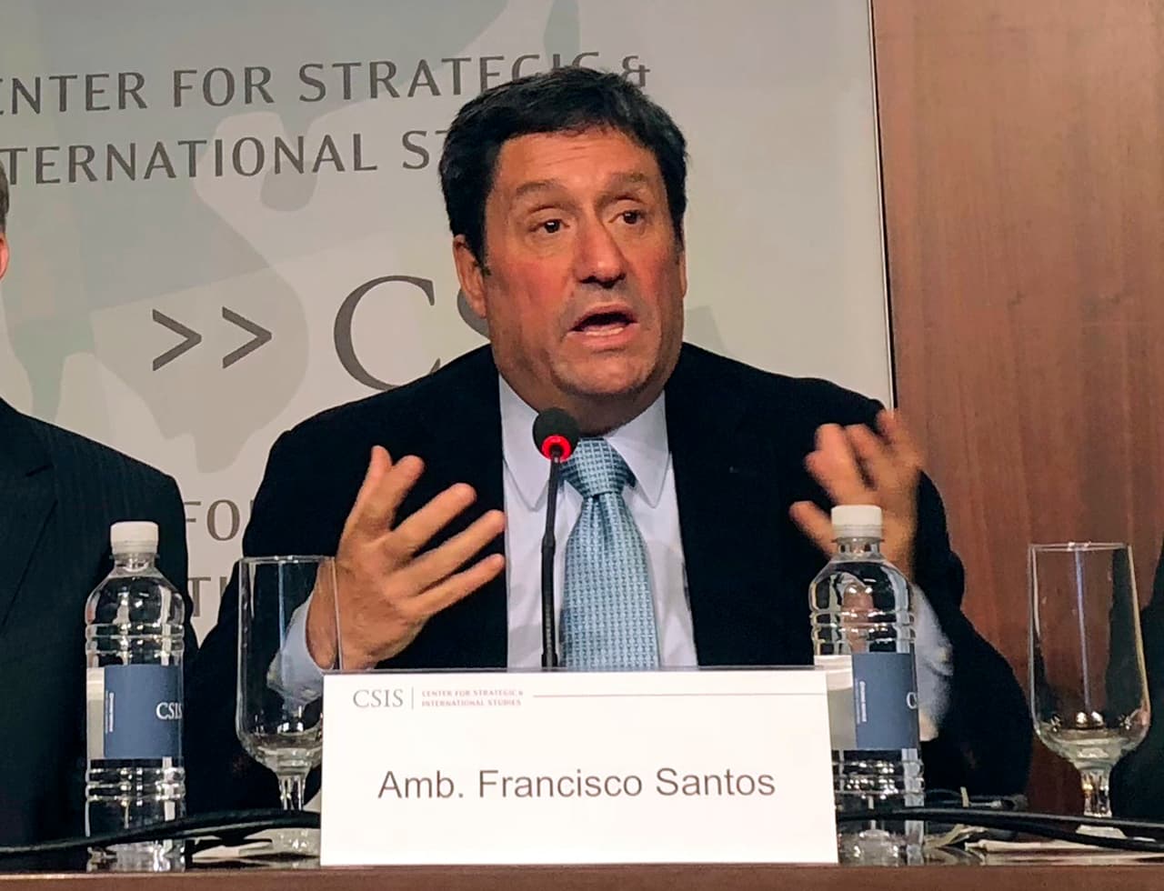 El embajador Santos ha sido citado por la presidencia de su país para dar explicaciones por sus comentarios.