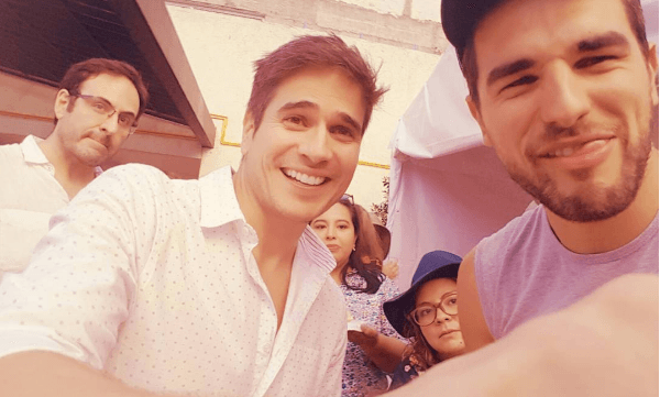 Y por supuesto los galanes no podían faltar.