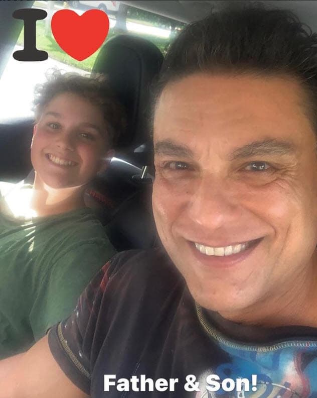 "Y que ellos 
<b>no se vieran como hermanos de padre</b> sino como hermanos y creo que en esa tarea mi hijo mayor me ayudó mucho y lo logramos".
<br>