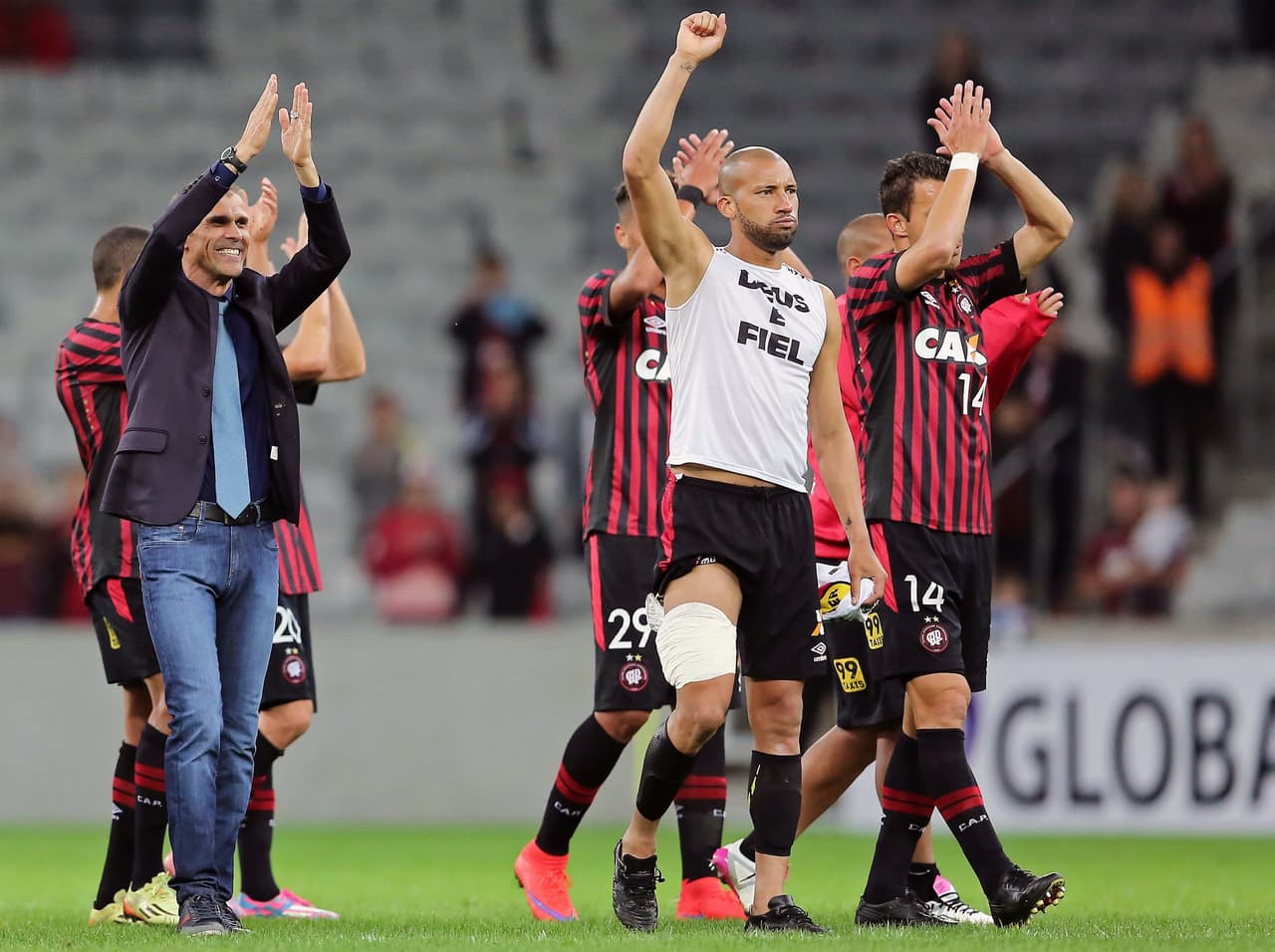 Paranaense a octavos de final de la Sudamericana y Santa Fe cerca de lograrlo