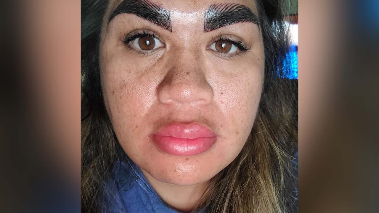 Weinstock le dijo a
<b>Univision 45 </b>que de momento la única acción que ha tomado fue denunciar al negocio ante el Departamento de Salud de Texas. "Necesito que otros sepan que esto no está bien, ella fue negligente. Esto también fue culpa mía por confiar en ella como lo hice. Lección aprendida", concluyó.