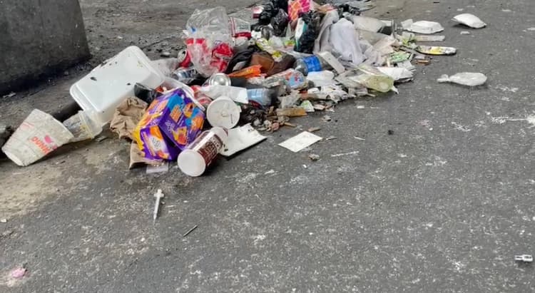 SEPTA agregó que el uso de drogas alrededor de esta parada ha empeorado en el nuevo año. Ocho personas han caído a las vías desde enero, en comparación con las 13 del año pasado. En 2019, antes de que se redujera drásticamente el número de pasajeros debido a la pandemia, hubo 10 caídas. 
<br>