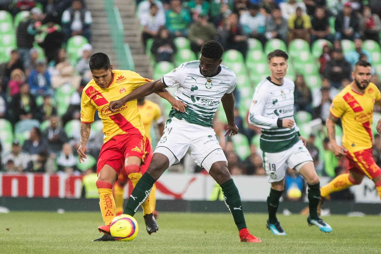 En los minutos finales, Sandoval vio la tarjeta roja por los Monarcas con lo que sepultaron sus opciones de regresar en el marcador.
