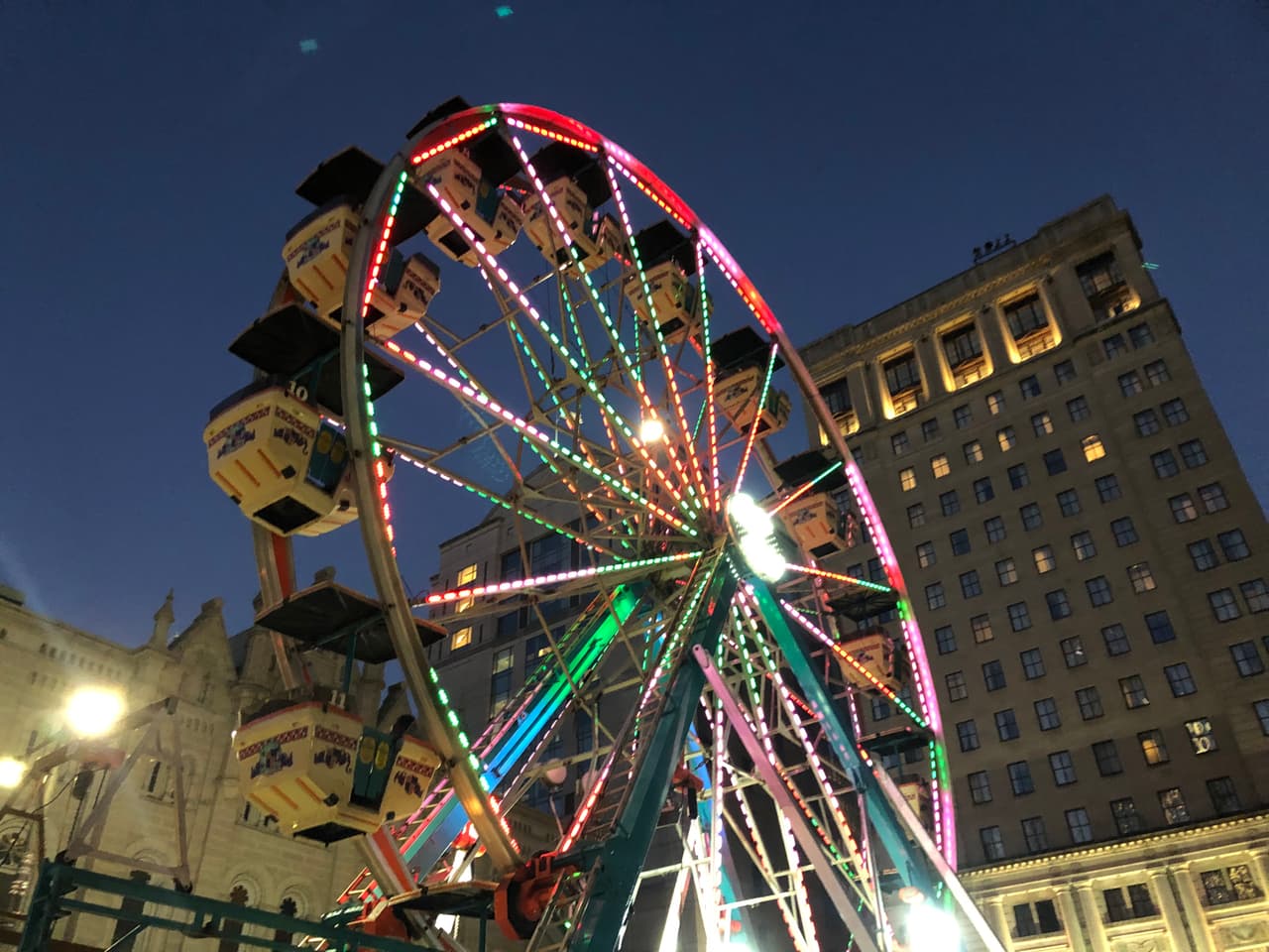 Las nuevas atracciones de la temporada incluye una noria.