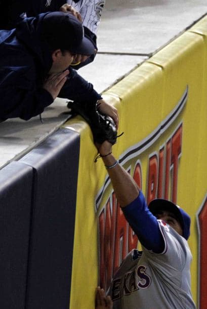 Un fanático intervino y a simple vista se dio la impresión que que había obstruido.