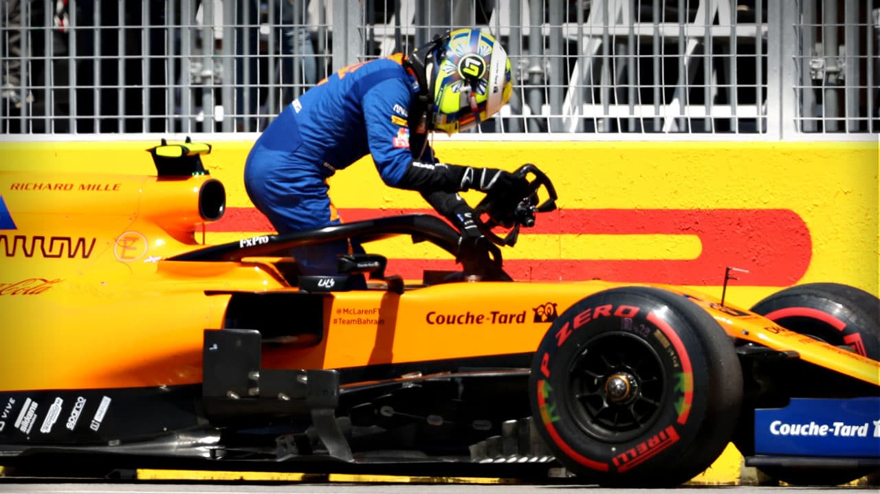 Lando Norris, piloto oficial de McLaren F1 Team es un entusiasta de los E Sports y va a tomar parte del GP de Australia virtual, que no será el oficial de la Fórmula Uno,mpero que lo enfrentará contra los mejores gamers de consolas.