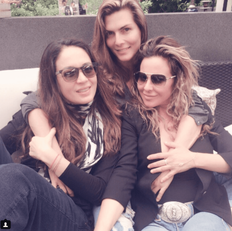 "El cariño entre amigas en tantos años, en 30 años de amistad, no se van tan fácil”, dijo.