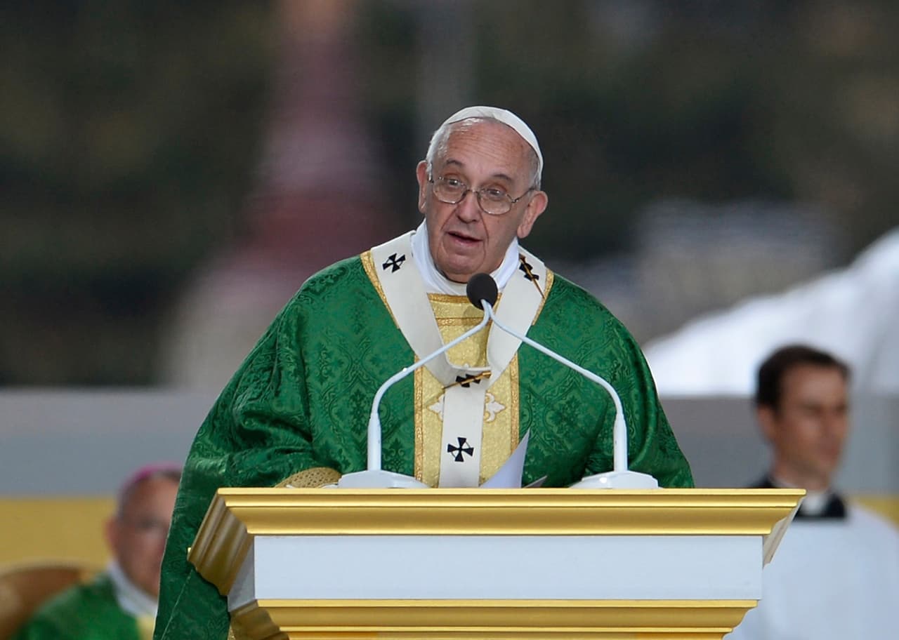 Posponen competencia de pole dance por visita del Papa