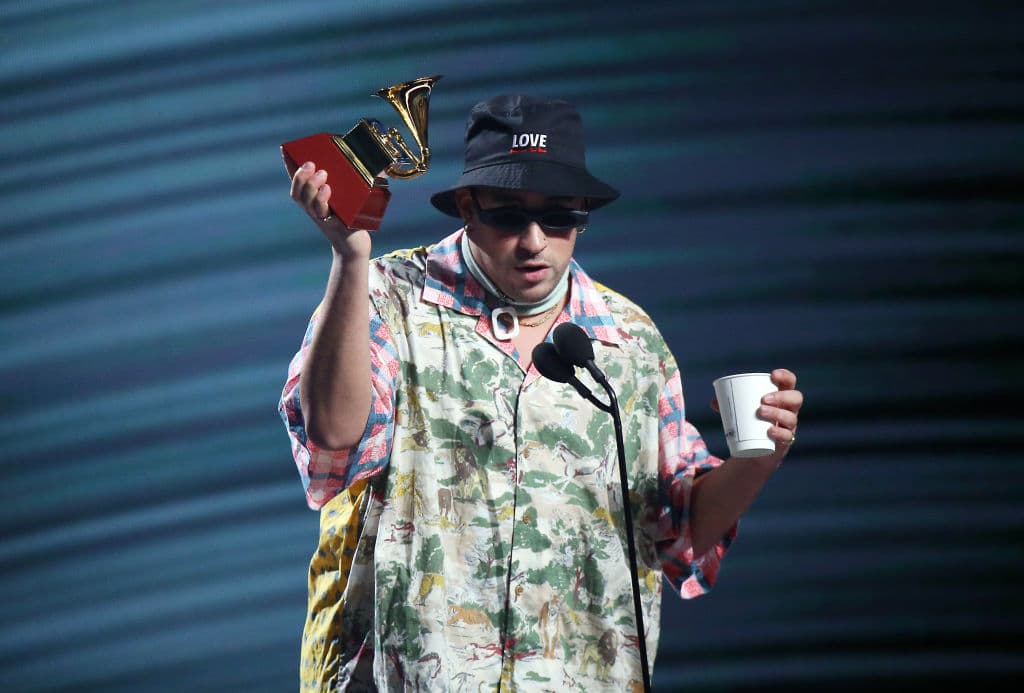 Y durante la gala, 
<b>Bad Bunny</b> tuvo un mensaje para la Academia y su forma de ver al reggaetón, a pesar de ganarse el Latin GRAMMY de mejor álbum de la música urbana.
