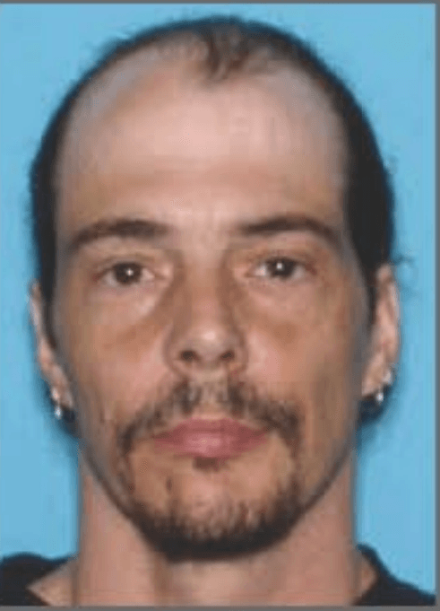 <h3 class="cms-H3-H3">Keith Rodenbach</h3>
<br>
<br>Arrestado el pasado 26 de mayo, este hombre desempleado de 55 años oriundo de Mays Landing, Nueva Jersey, es sospechoso de poseer
<b> material de abuso sexual infantil (un delito de tercer grado).</b>