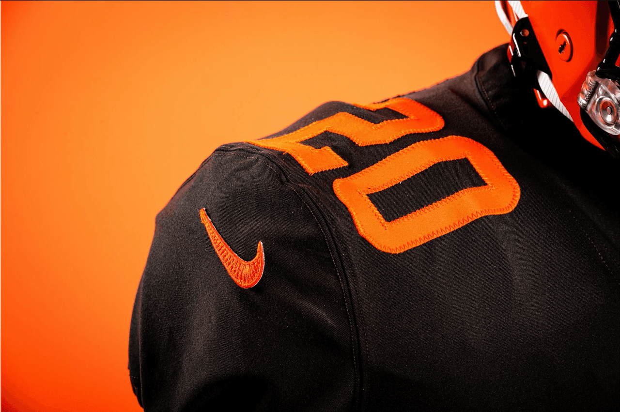 Así luce la nueva imagen de los Browns, con algunos ajustes en las combinaciones y cambio de tipografía de los números.