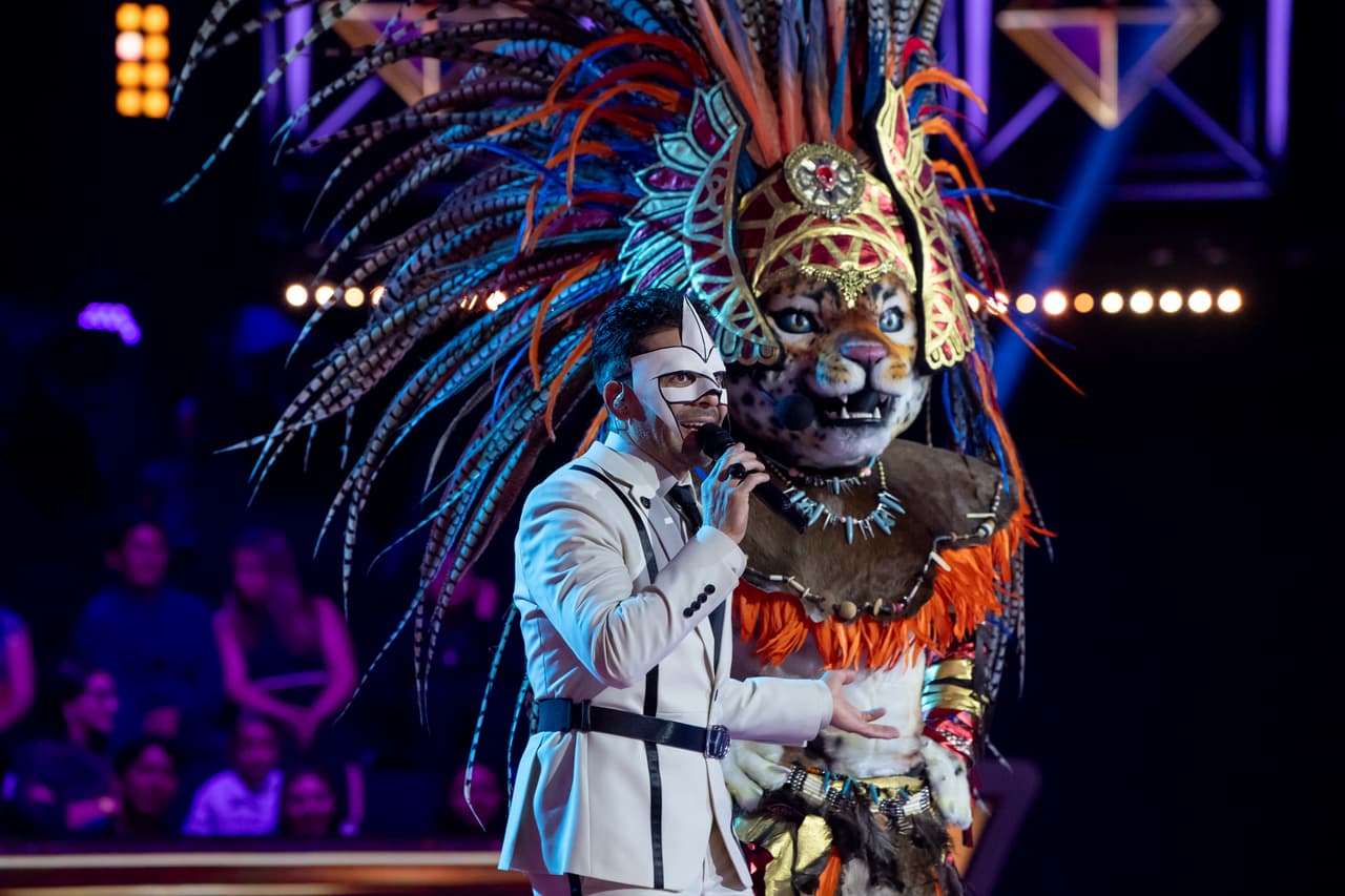 Directo de la selva llegó Jaguar, con mucho porte y ritmo, a devorarse el escenario tras interpretar ‘Ella Baila Sola’.