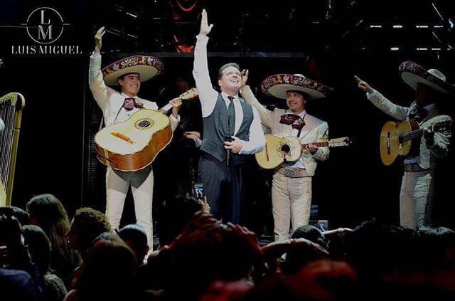 Fue en 2004 cuando Luis Miguel lanzó al mercado el material "México en la piel", su primer álbum dedicado al género ranchero y el cual hizo a manera de homenaje para dicho país.