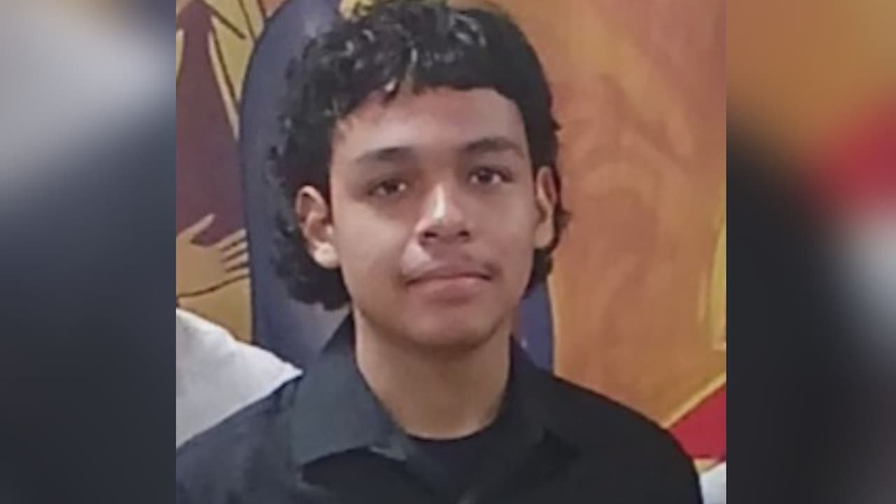 Joven lucha por su vida tras ser atropellado mientras iba a su escuela en una patineta eléctrica en Marquette Park