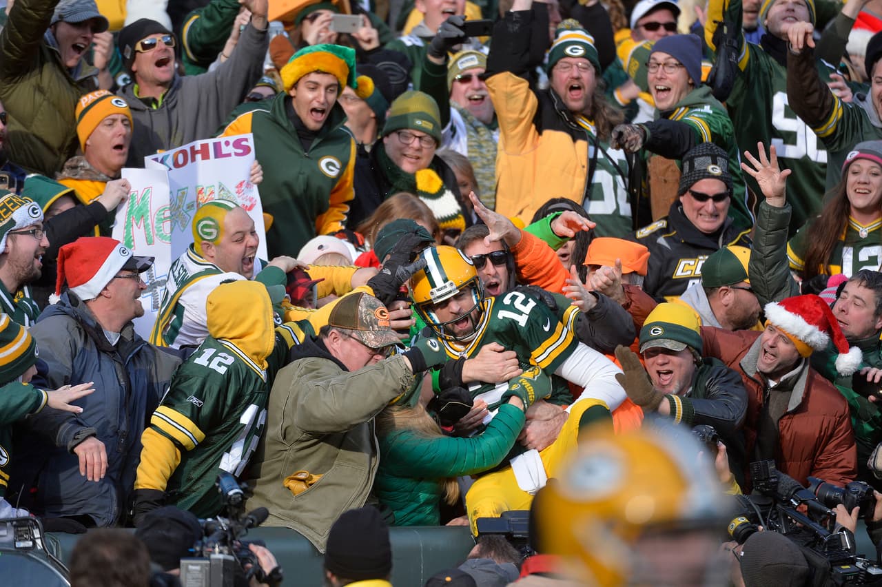 "Creo que estoy en los últimos nueve (años) de mi carrera", declaró Aaron Rodgers en entrevista antes de añadir: "Me gustaría terminarla en Green Bay". Entrando en su 13ª temporada, Rodgers es uno de los especímenes cada vez más extraños en jugar para un solo equipo toda su trayectoria en la NFL.