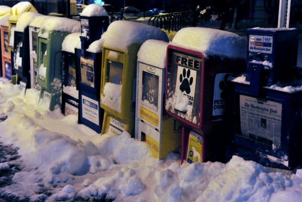 La tardía tormenta invernal ha extendido las nevadas desde Virginia Occidental hasta Pensilvania y Nueva Jersey.