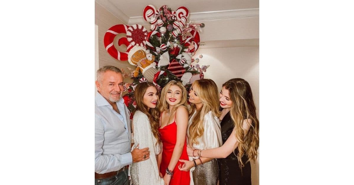 Alberto Castro, Sofía Castro, Angélica Rivera, Fernanda y Regina