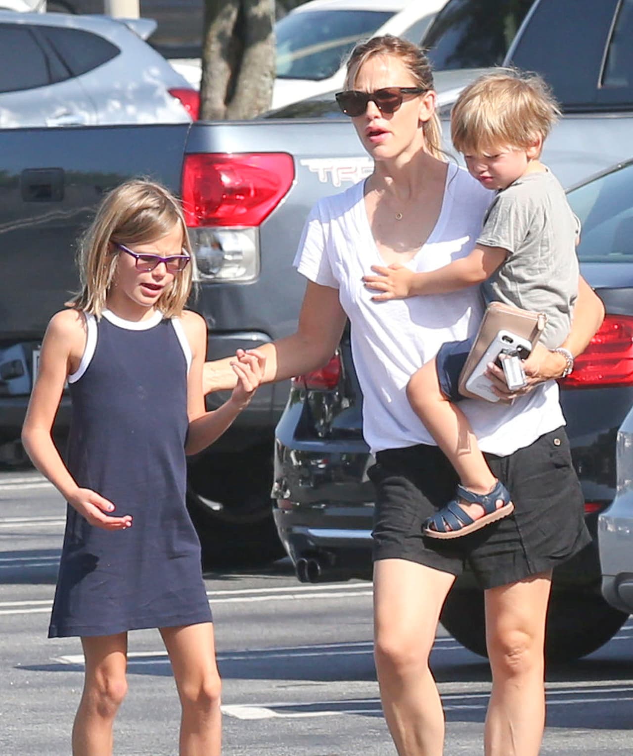 Jen está en la ciudad filmando una nueva cinta, 'Miracles from Heaven'.