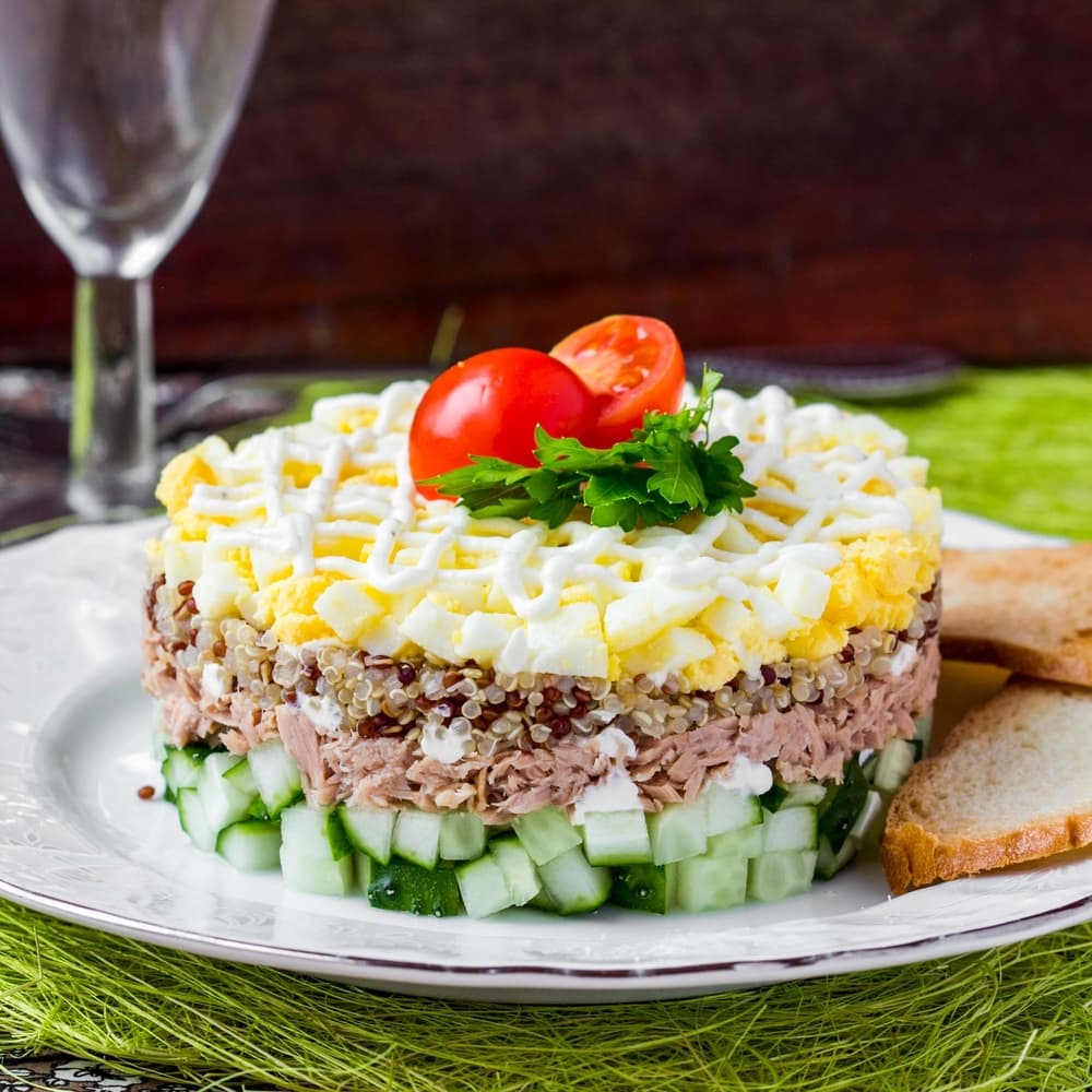 Debes en cuando tu organismo necesita un respiro, mucho mejor si es de carne y el pollo. Tu estómago te lo agradecerá, así que mejor dale la bienvenida al atún.