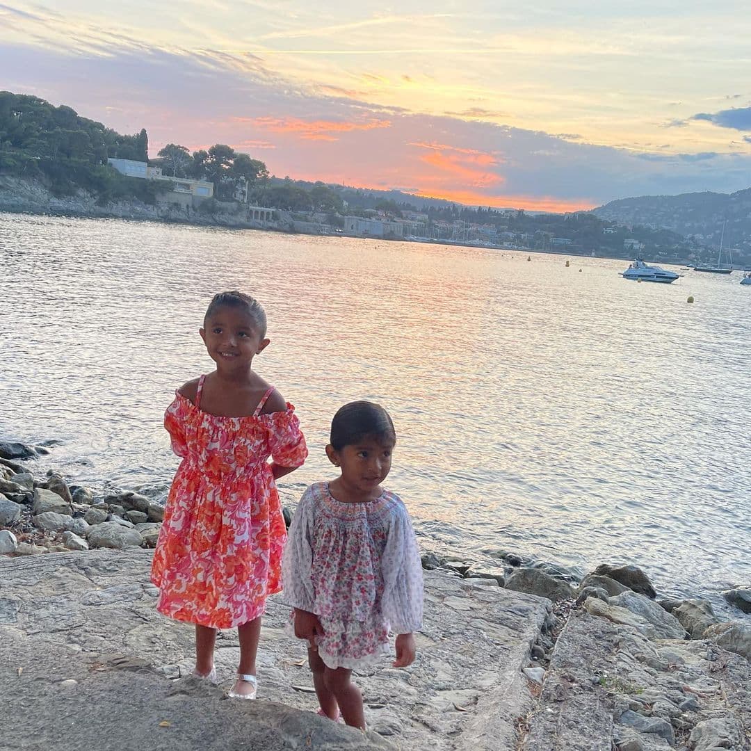 En las imágenes que Vanessa y Natalia publicaron en Instagram se aprecia lo mucho que han crecido 
<b><a href="https://www.univision.com/famosos/vanessa-bryant-revela-people-magazine-kobe-gianna-hijas-la-fortalecen">Capri y Bianka, las hijas menores de Kobe Bryant</a></b>. 
<br>