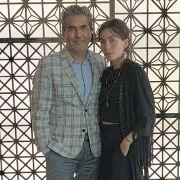 "Cada día nuestras pláticas y la confianza que nos tenemos es nuestro más grande tesoro, amor. Te amo, hija. Orgullo total", escribió en un mensaje.
<br>