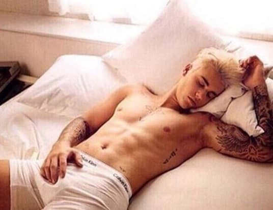 Hombres y mujeres, todos mueren por Justin, aunque él se resista a ellos.