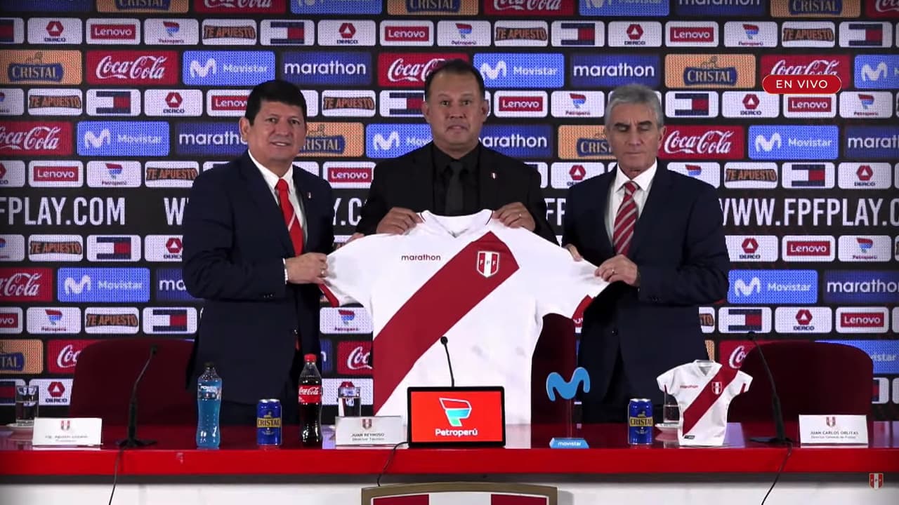 Juan Reynoso es presentado como DT de Perú y suelta que es fan del Cruz Azul