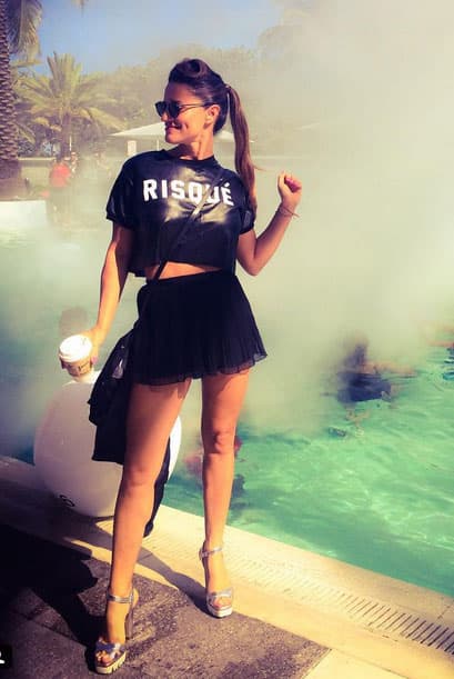 Su físico es envidiado por muchas y deseado por los caballeros.