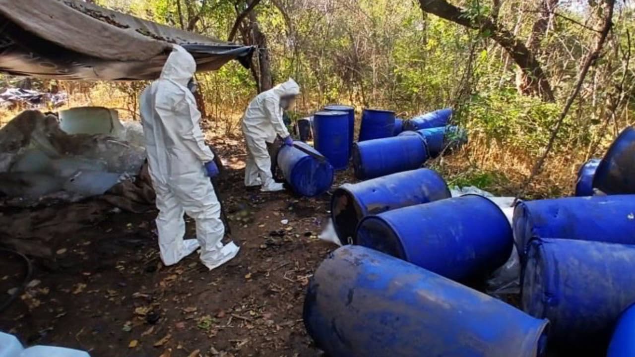 Desmantelan en Culiacán narcolaboratorio con reactor de síntesis orgánica y grandes cantidades de químicos